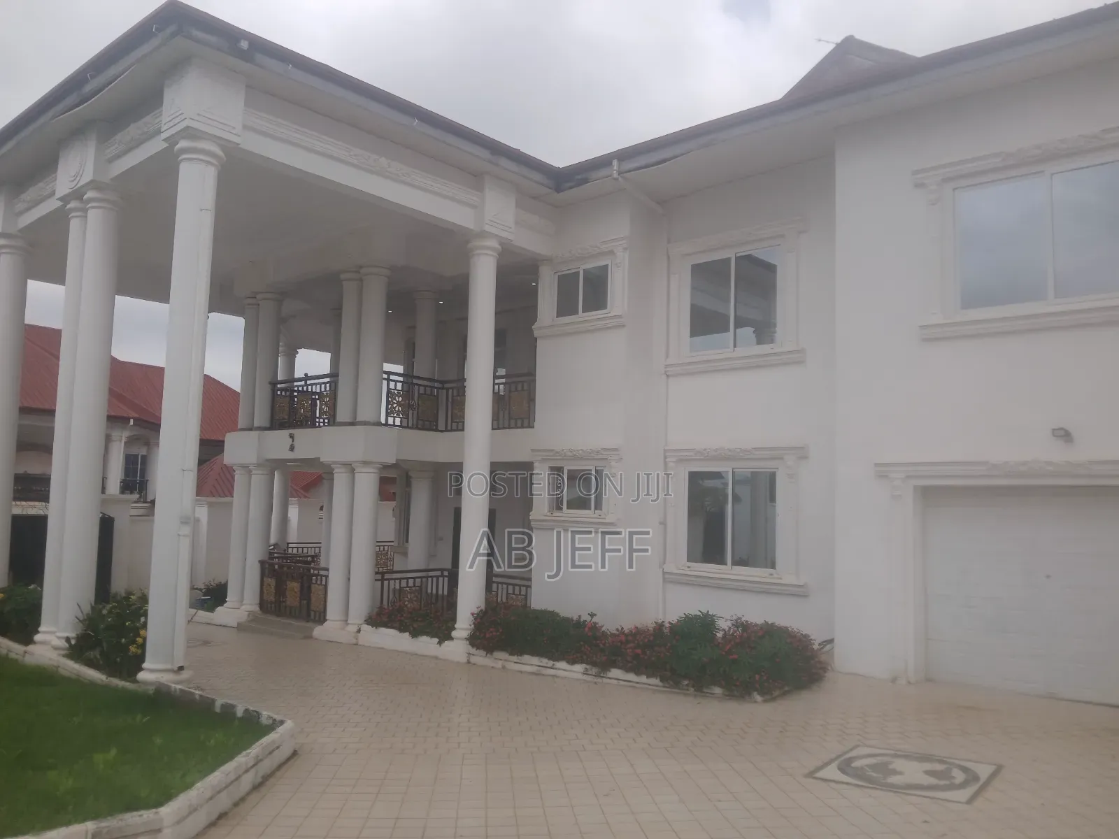 7bdrm House in Hiltop Executive, Kumasi Metropolitan for sale