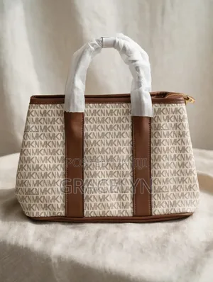 Women Beautiful Hand Bag