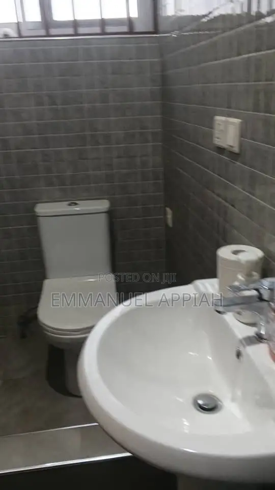 4bdrm House in Madina for sale