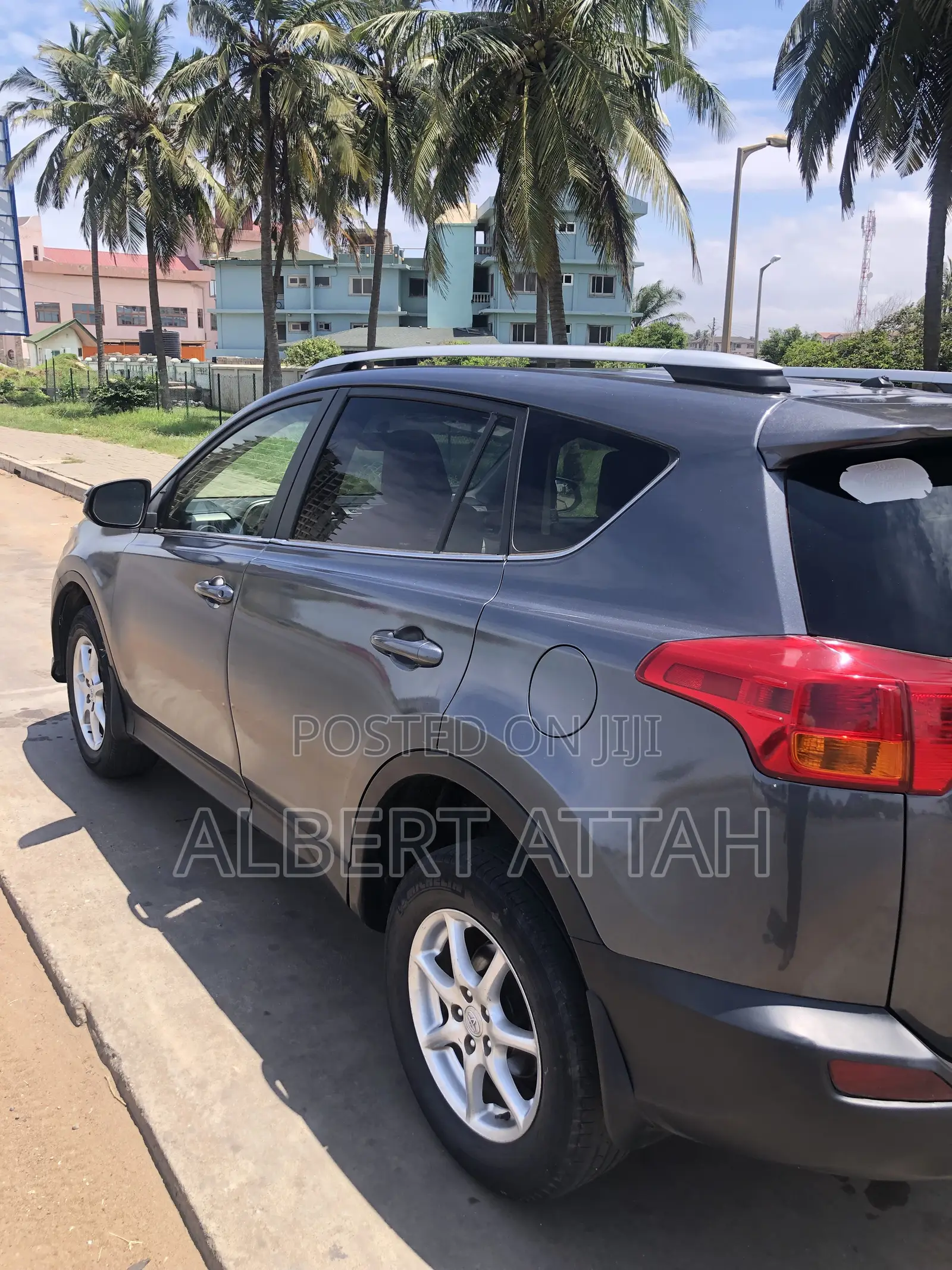 Toyota RAV4 LE 4dr SUV (2.5L 4cyl 6A) 2014 Gray