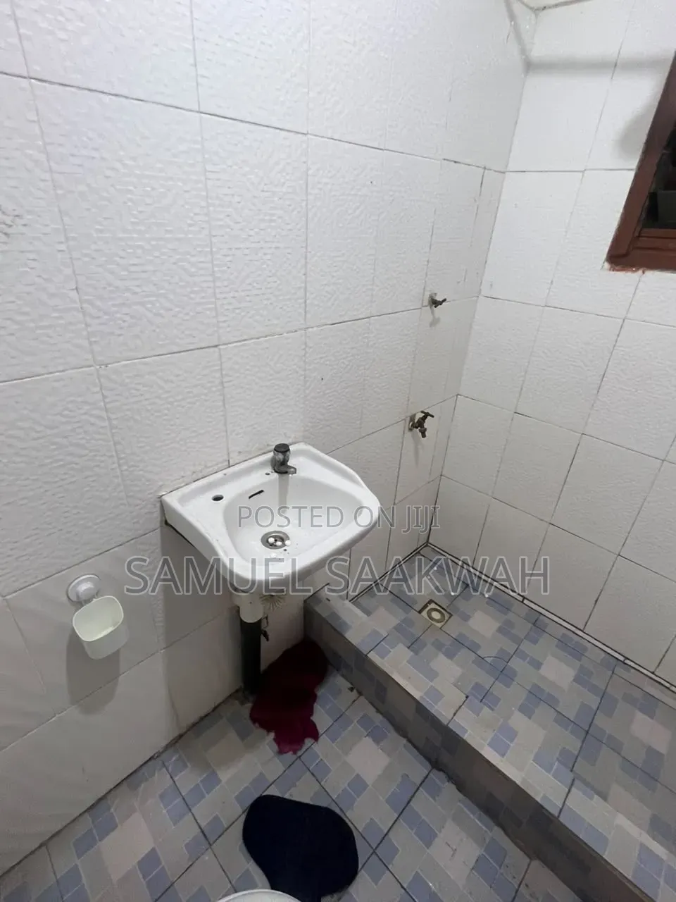1bdrm Apartment in South Lar, Apapa for rent