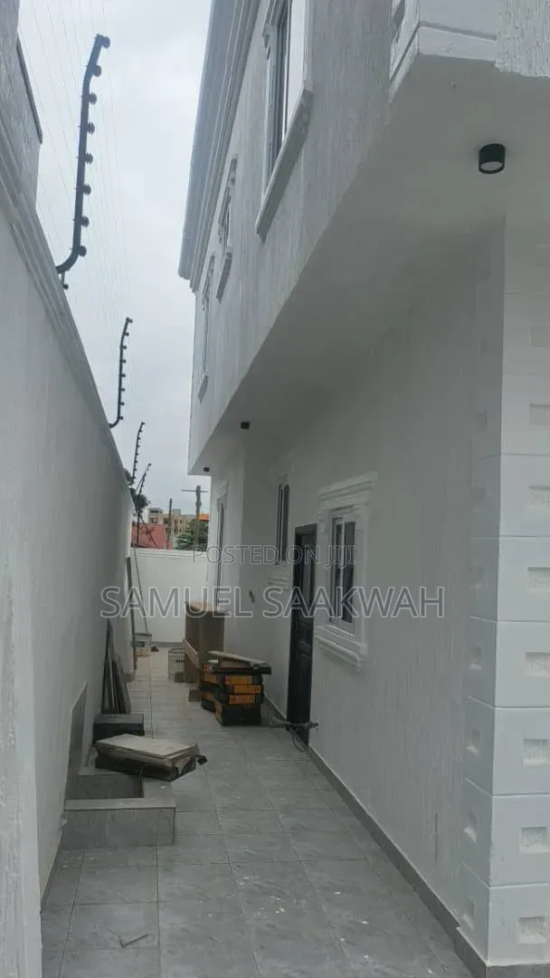 4bdrm House in Acp, Pokuase for sale