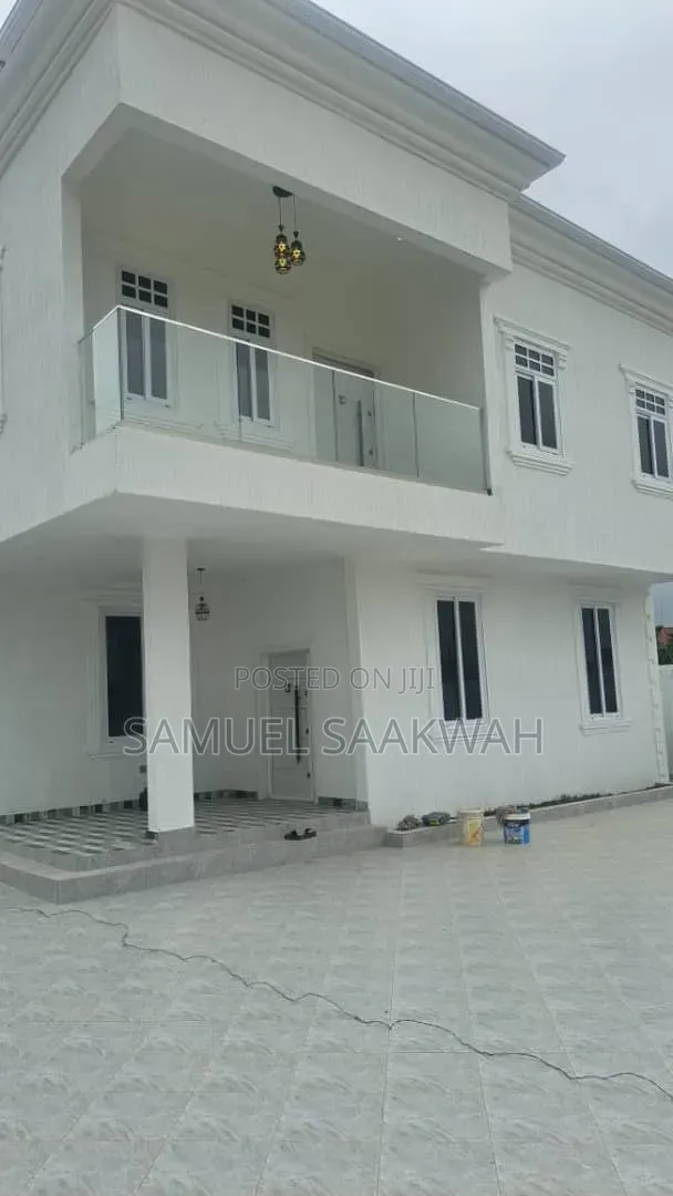 4bdrm House in Acp, Pokuase for sale
