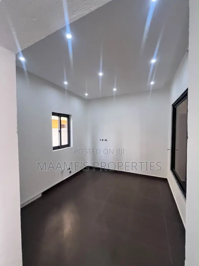 4bdrm Duplex in Ashaley Botwe for rent