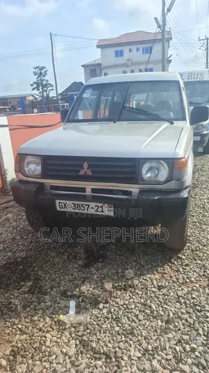 Mitsubishi Pajero 2004 Silver