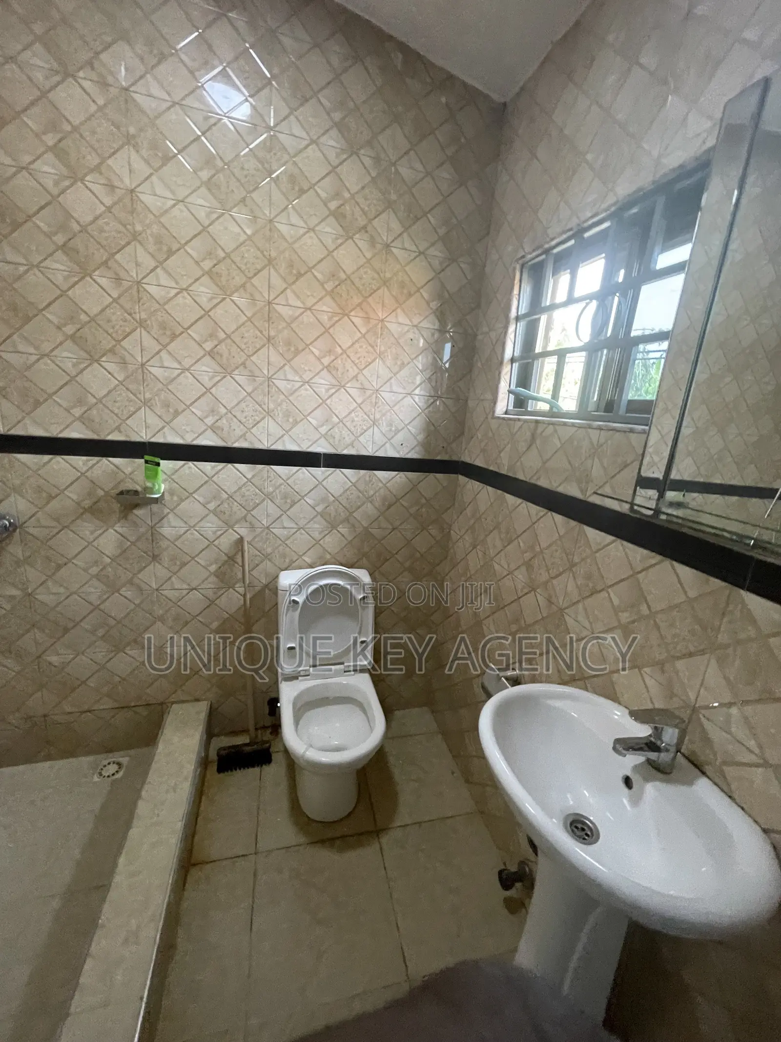 2bdrm House in Unique Key Agency, Spintex for rent