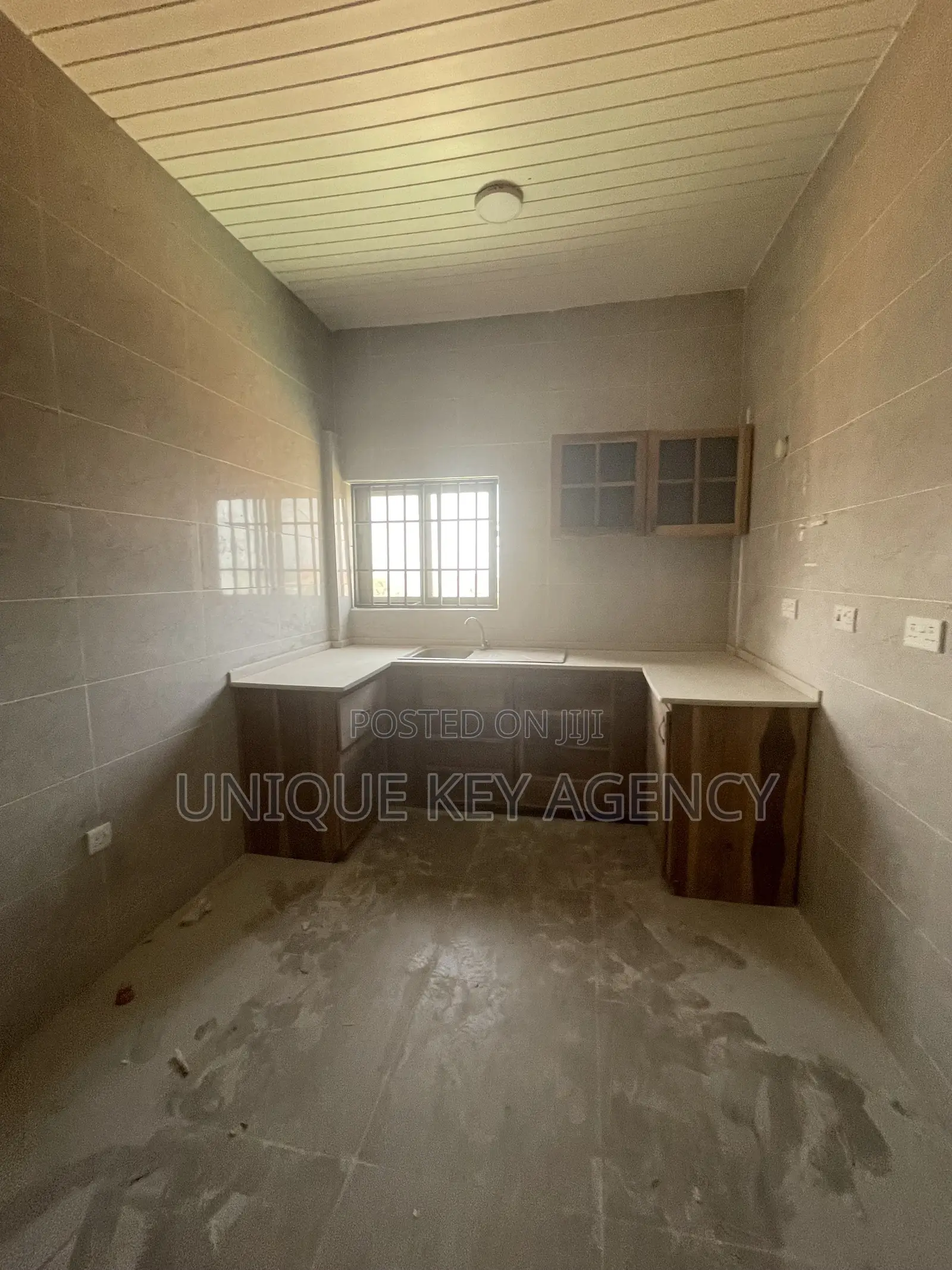 3bdrm Apartment in Unique Key Agency, Spintex for rent