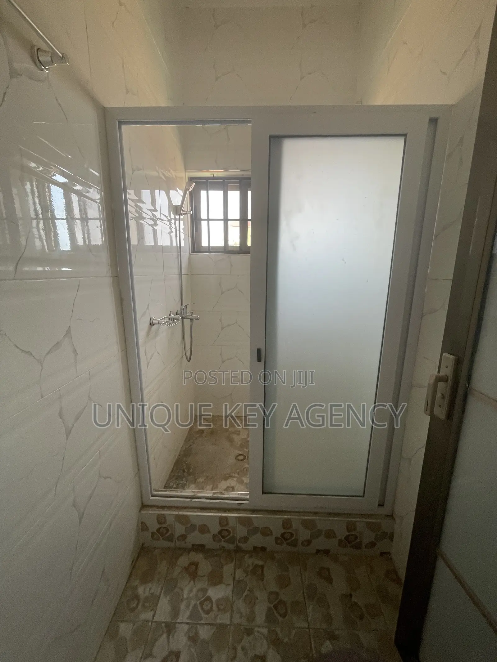 3bdrm Apartment in Unique Key Agency, Spintex for rent