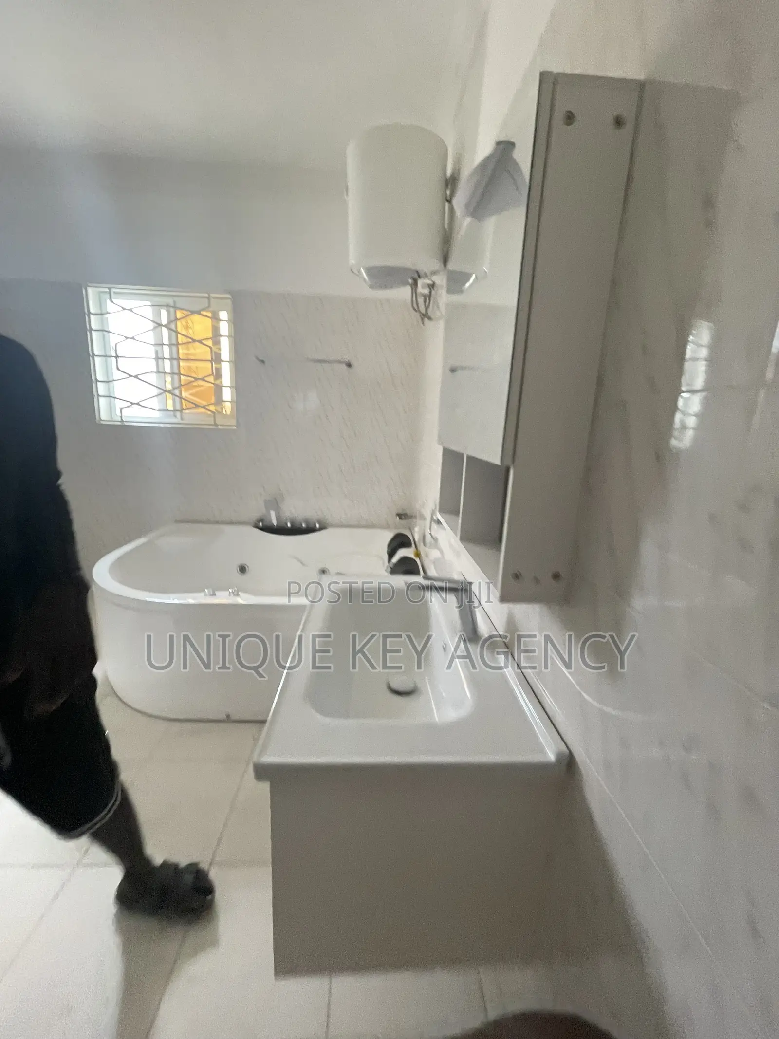 5bdrm House in Unique Key Agency, Roman Ridge for rent