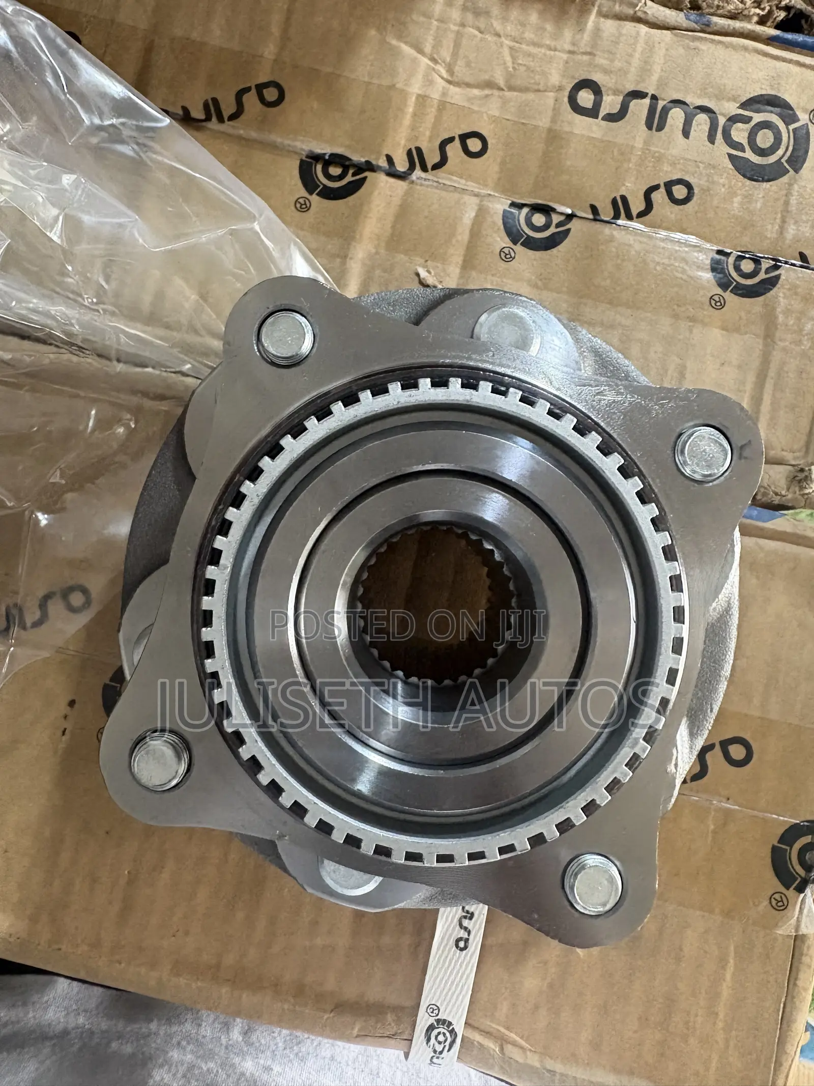Toyota Hilux/ Vigo and Fortuna Front Wheel Hub