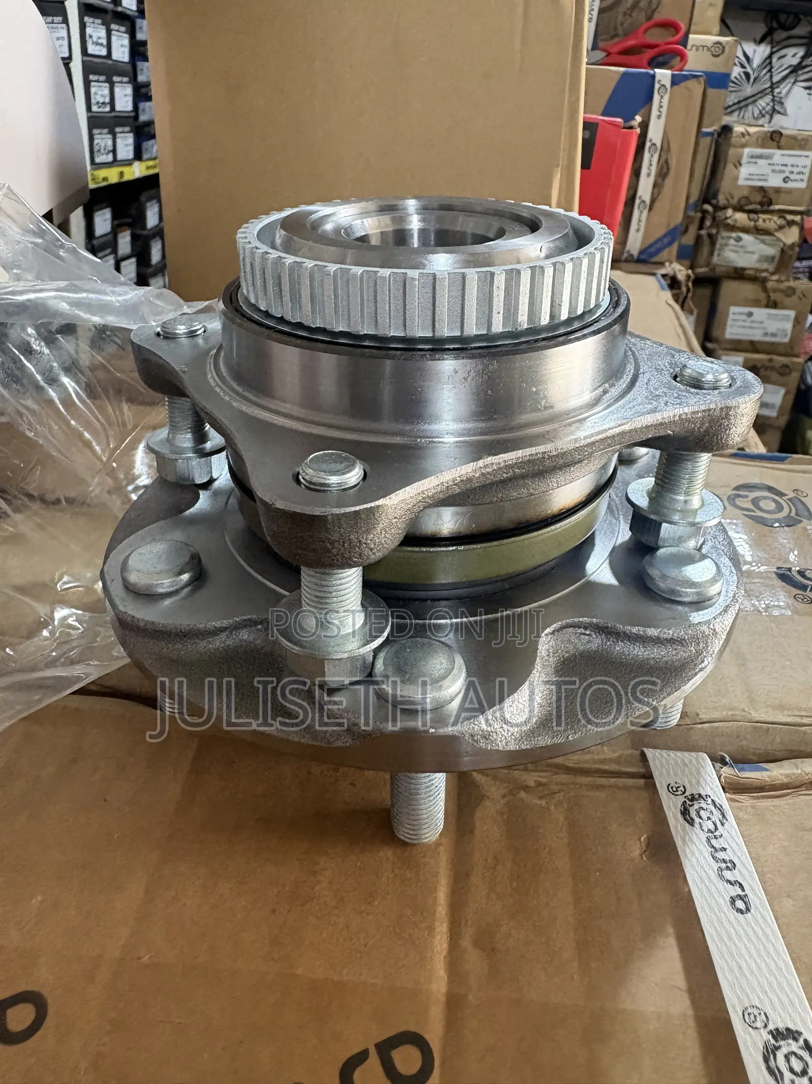 Toyota Hilux/ Vigo and Fortuna Front Wheel Hub