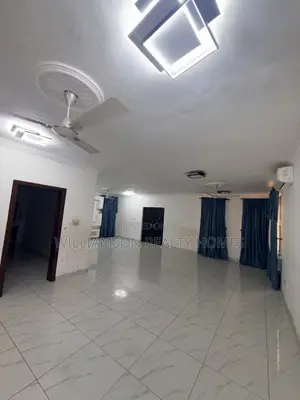 5bdrm House in Community 20 Estate, Spintex for rent