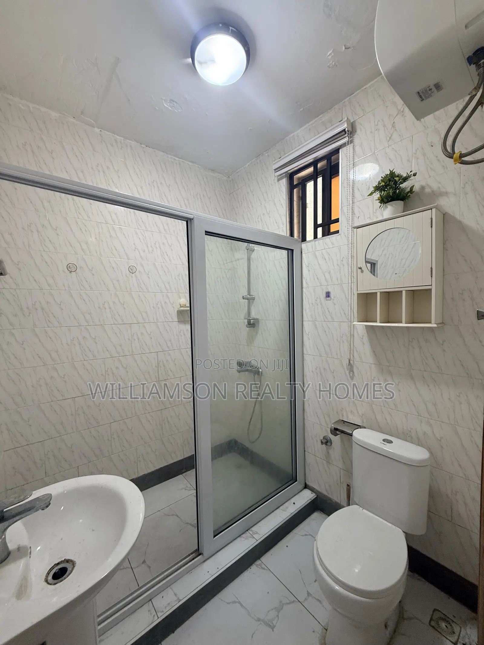 5bdrm House in Community 20 Estate, Spintex for rent