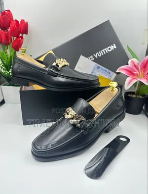 Louis Vuitton Durable Leather Men's Fashionable Black Shoes