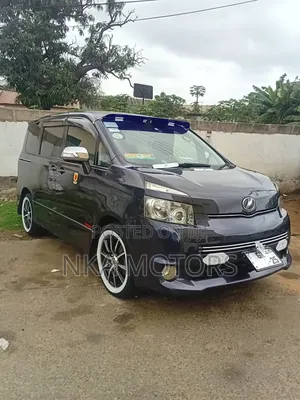 Toyota Voxy 2010 Black