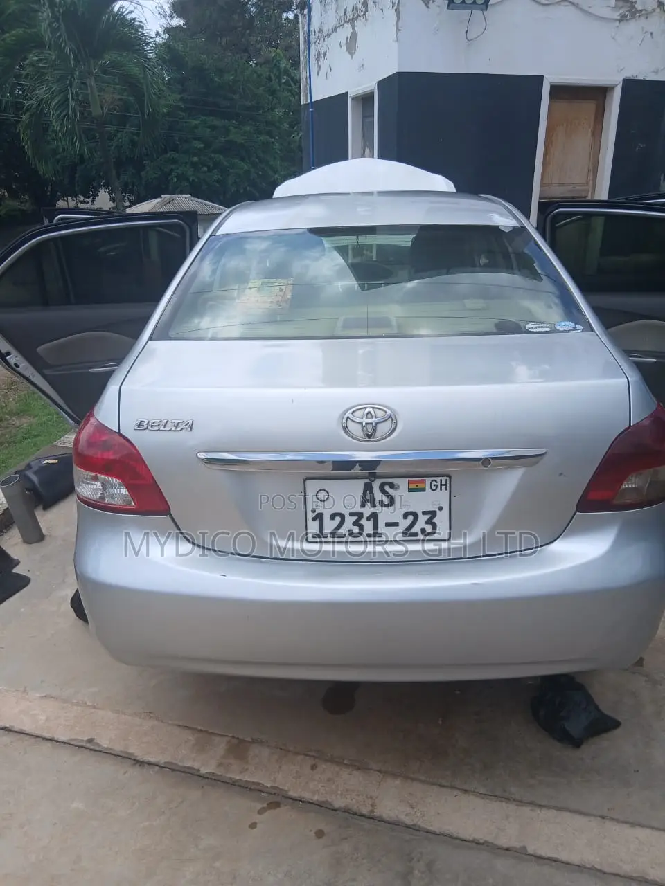 Toyota Belta 2010 Silver