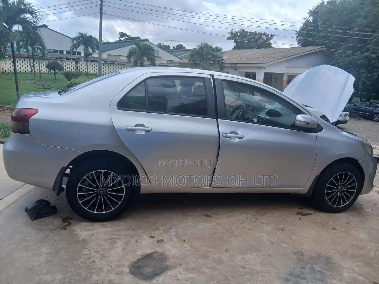 Toyota Belta 2010 Silver