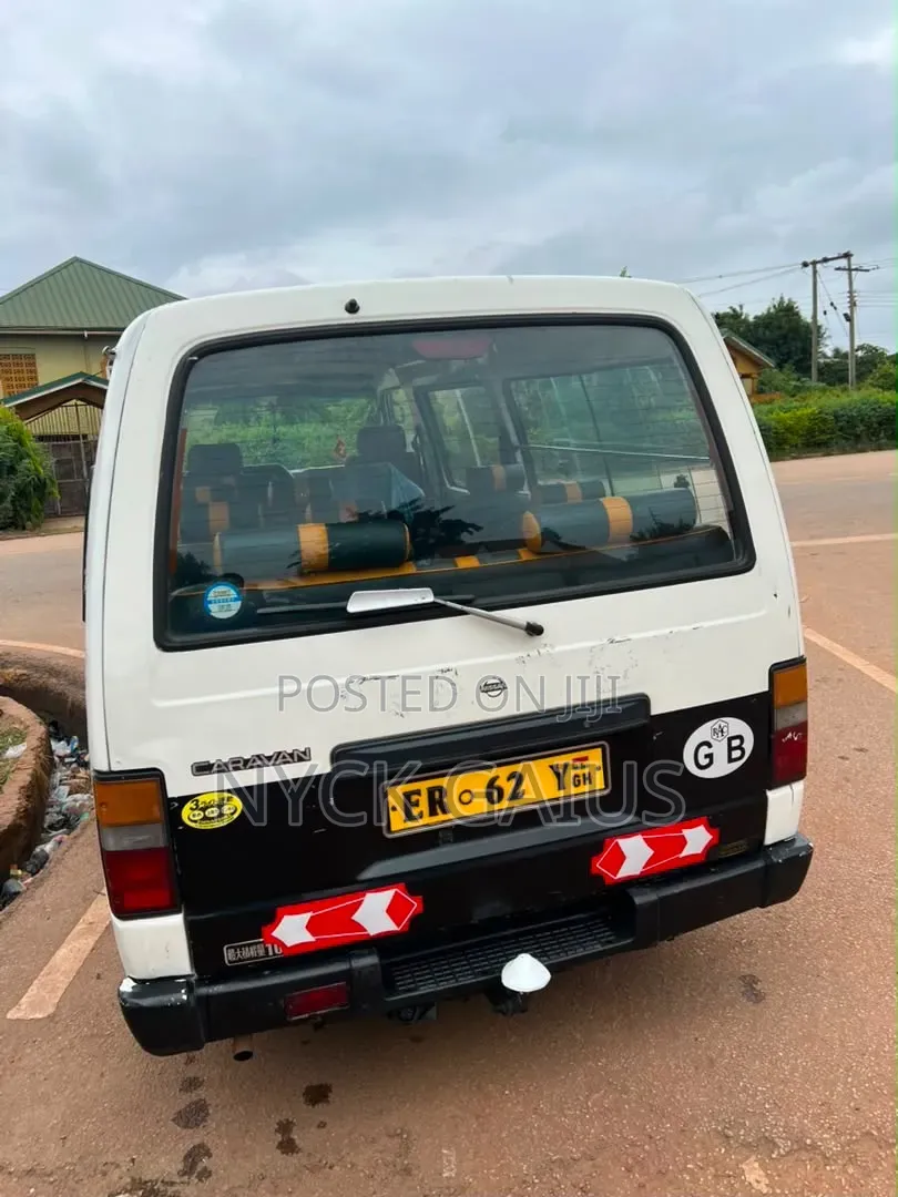 Nissan Caravan (Urvan) 1999 White