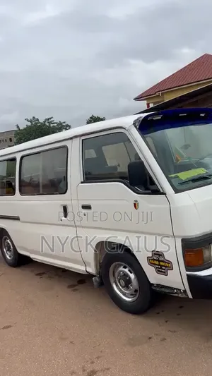 Nissan Caravan (Urvan) 1999 White