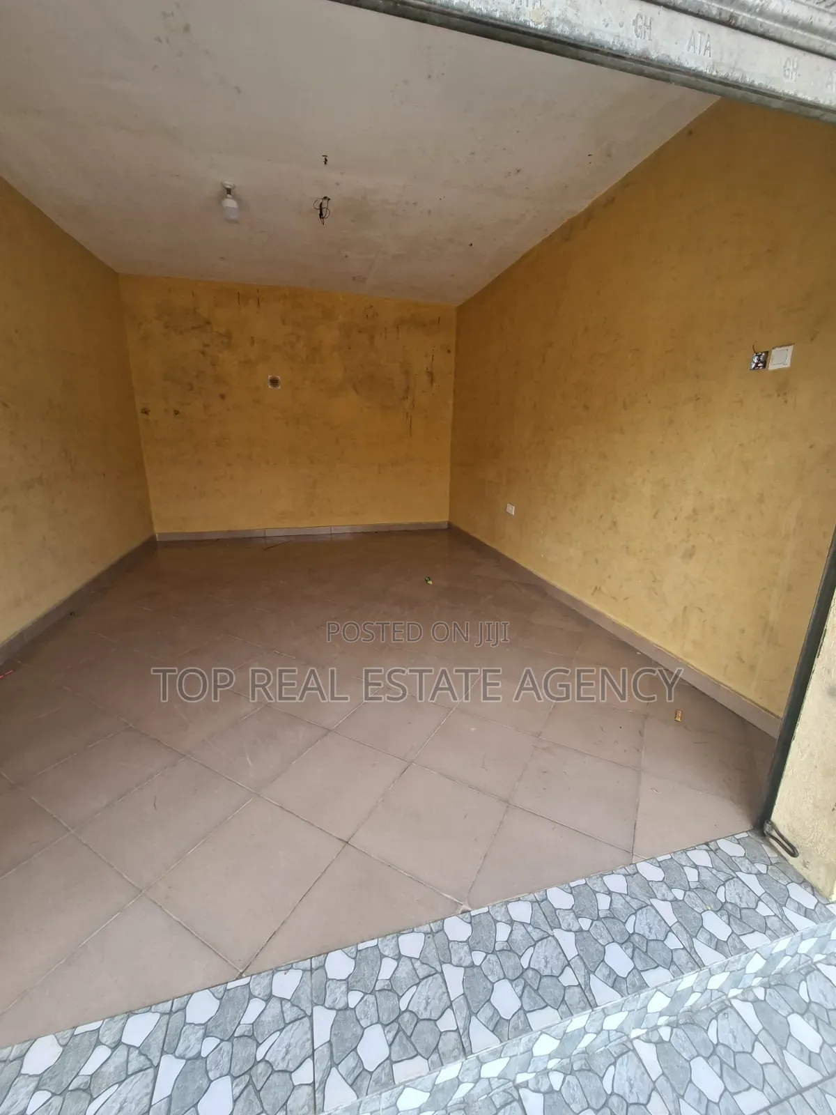 Shop at Dome for Rent