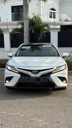 Toyota Camry XSE FWD (2.5L 4cyl 8AM) 2018 White