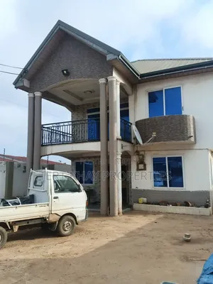 4bdrm House in Madina Estate for sale
