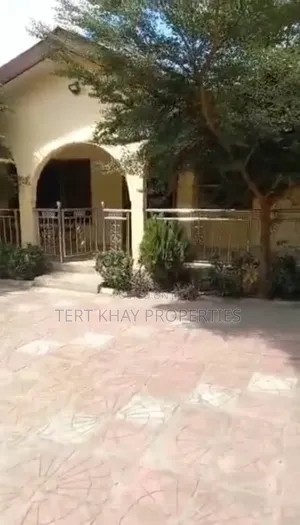 3bdrm House in Akweley for sale