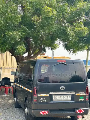 Toyota HiAce 2018 Black