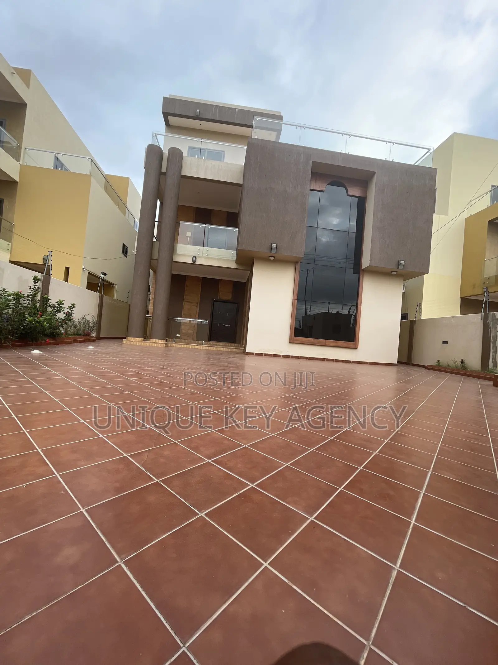 5bdrm House in Unique Key Agency, East Legon for rent