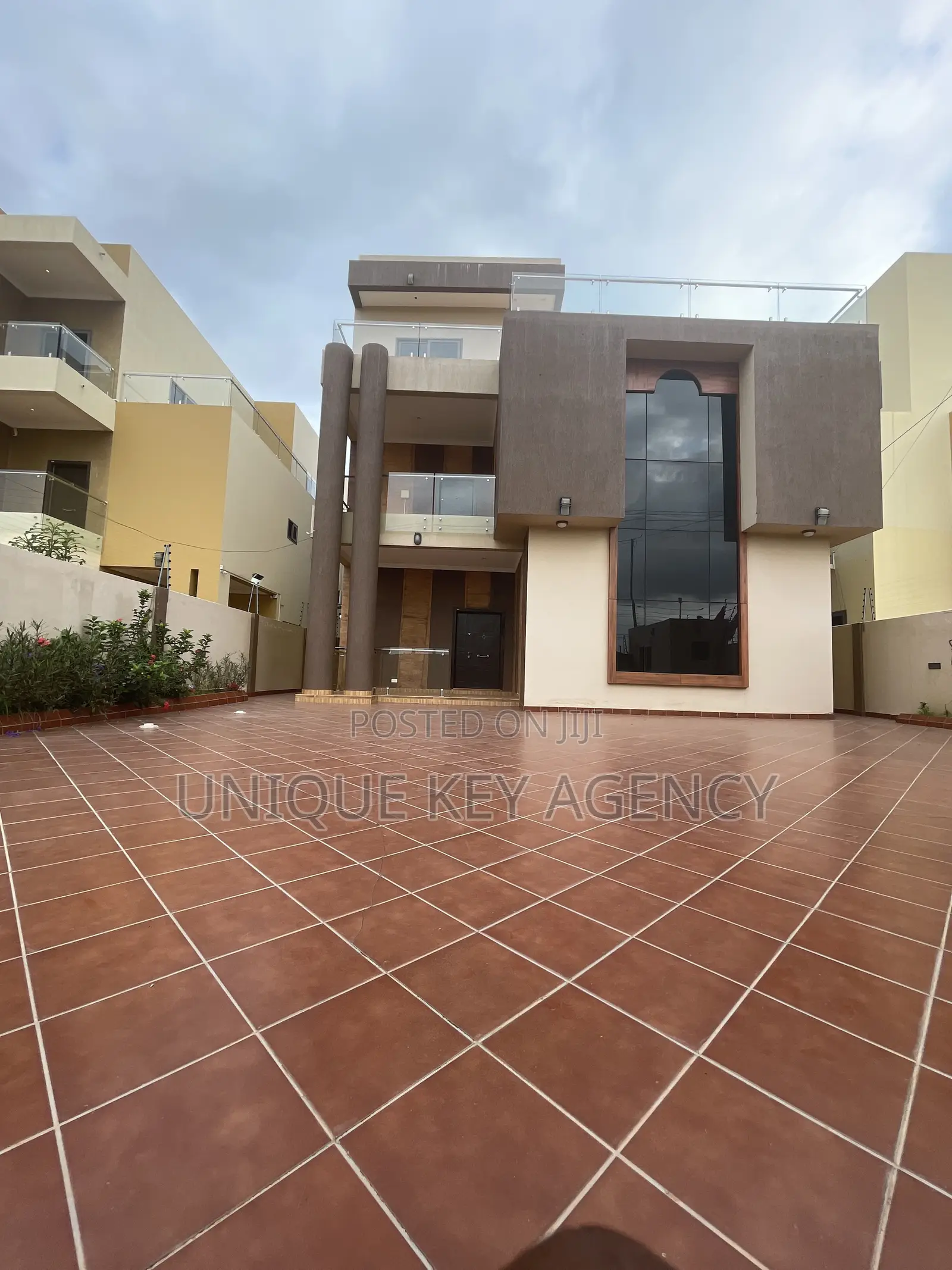 5bdrm House in Unique Key Agency, East Legon for rent