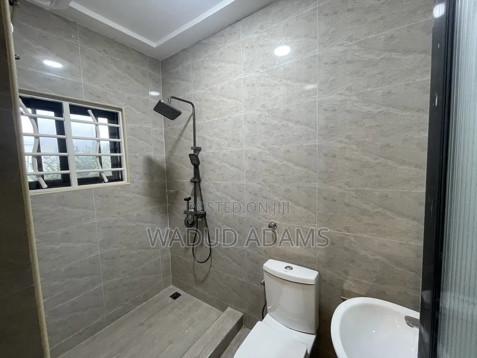 2bdrm Apartment in Jhameal Apartment, Old Ashomang for rent