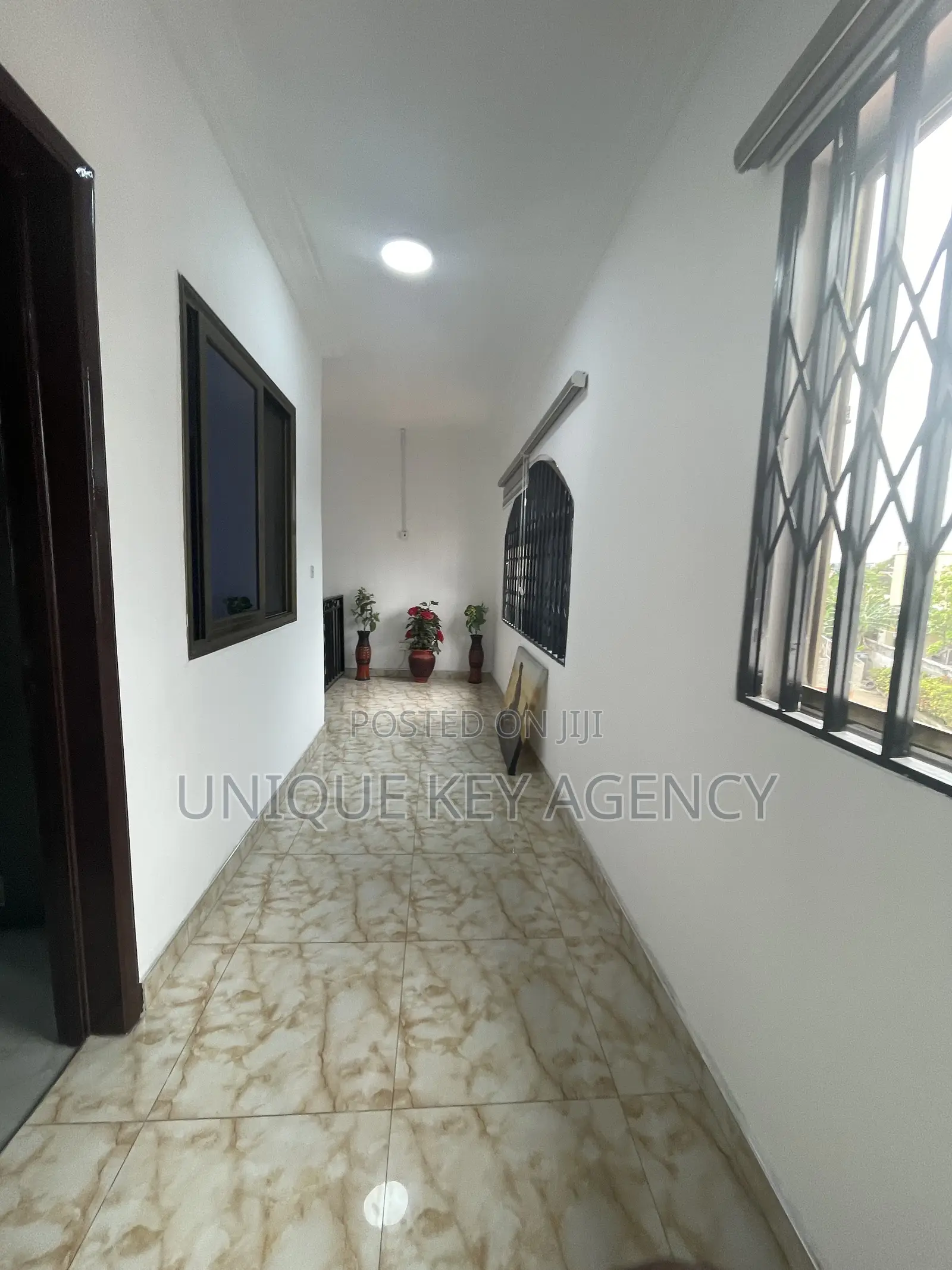 Furnished 4bdrm Apartment in Unique Key Agency, Roman Ridge for rent