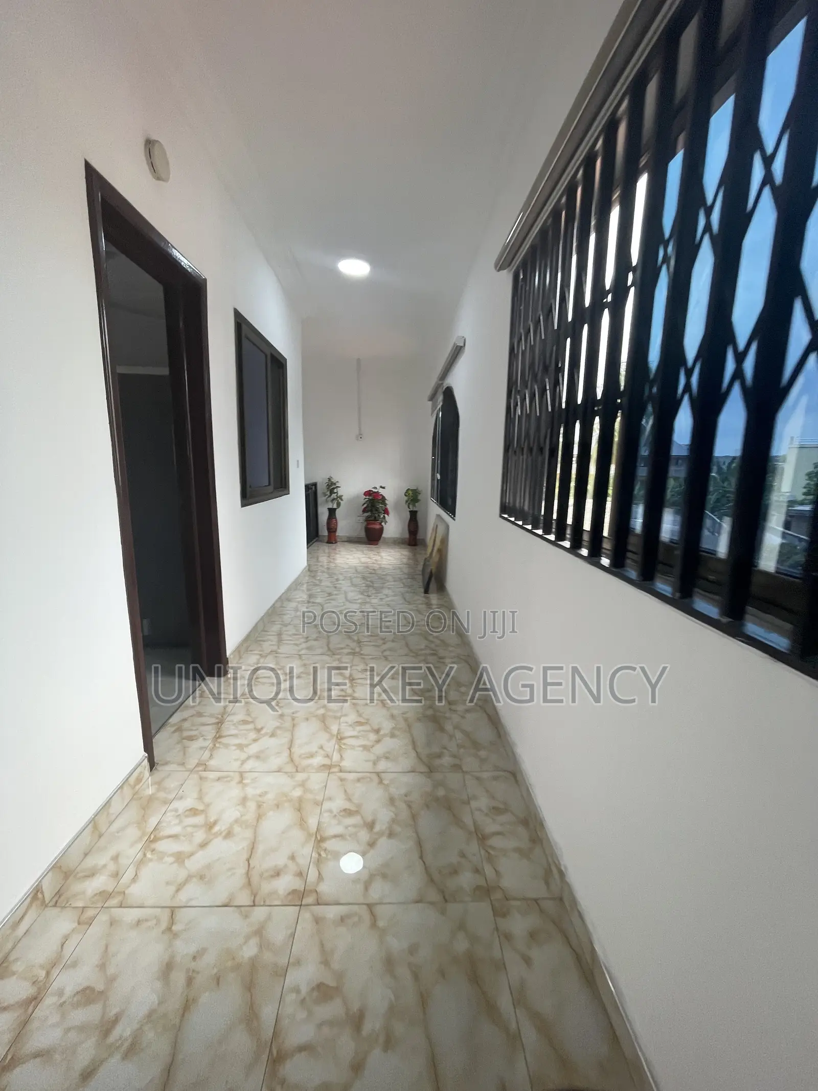 Furnished 4bdrm Apartment in Unique Key Agency, Roman Ridge for rent