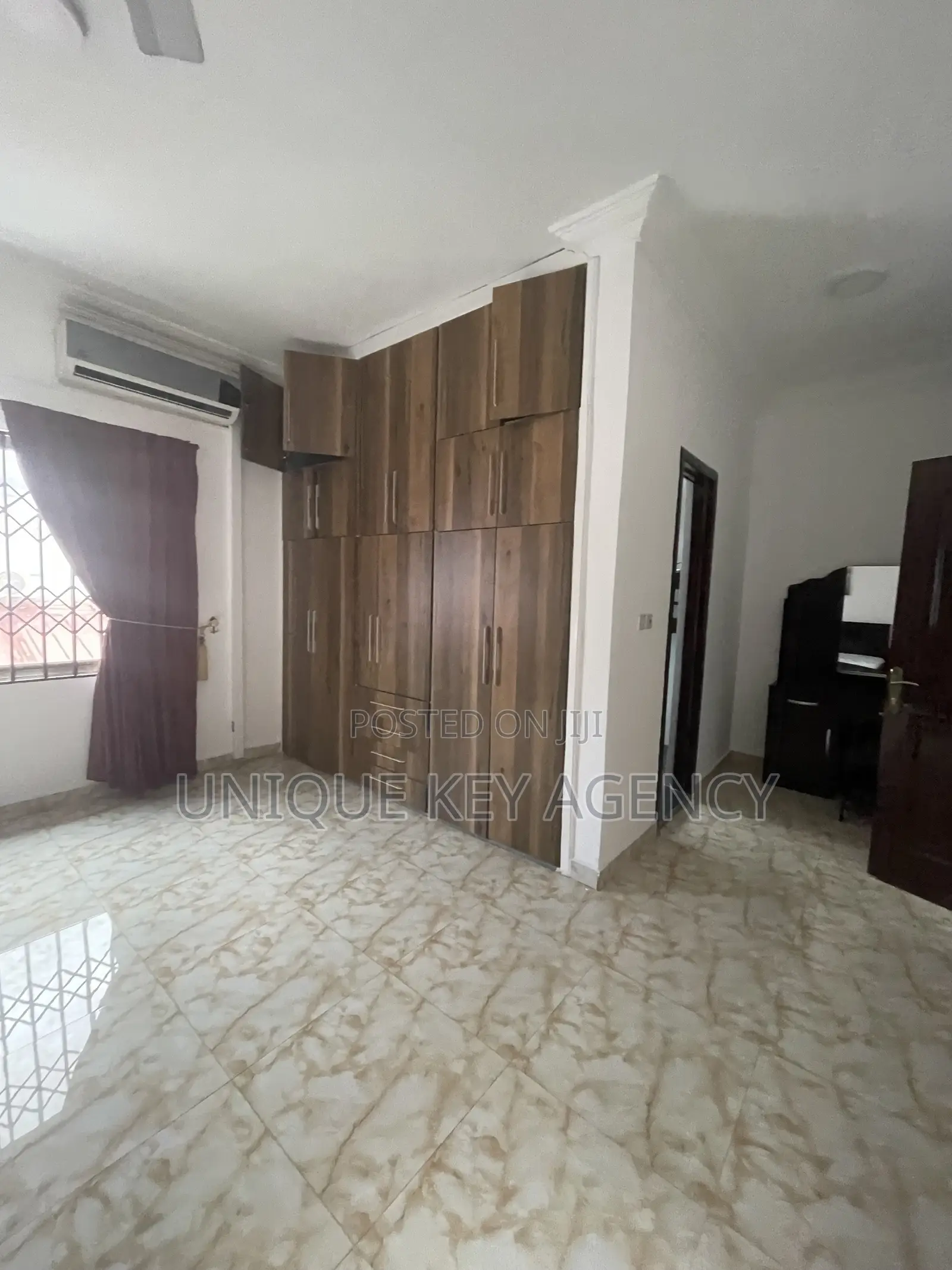Furnished 4bdrm Apartment in Unique Key Agency, Roman Ridge for rent