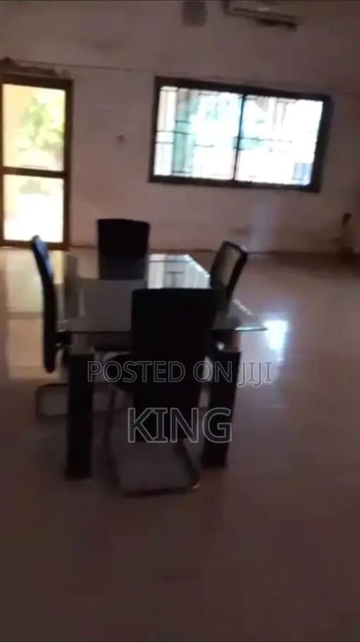 8bdrm Apartment in Ofankor for rent