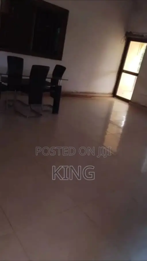 8bdrm Apartment in Ofankor for rent