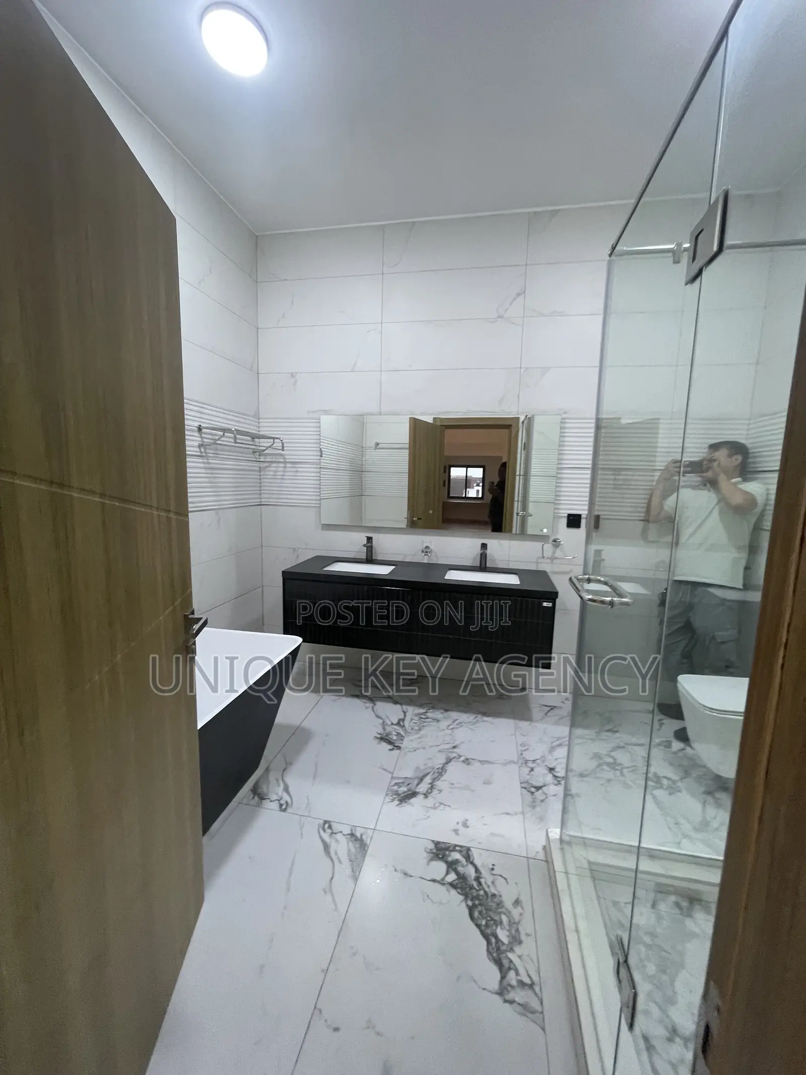 5bdrm House in Unique Key Agency, East Legon for rent
