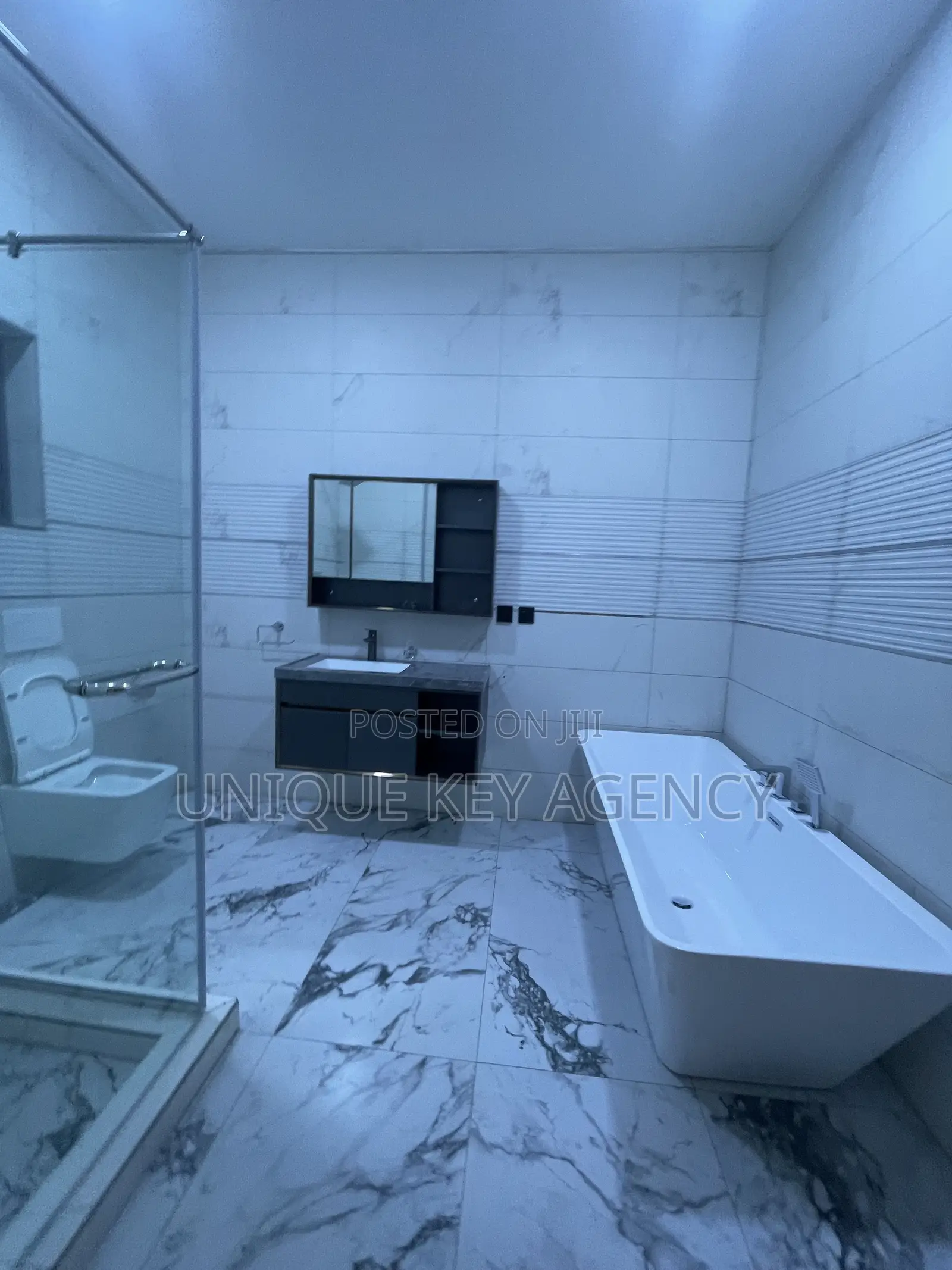 5bdrm House in Unique Key Agency, East Legon for rent