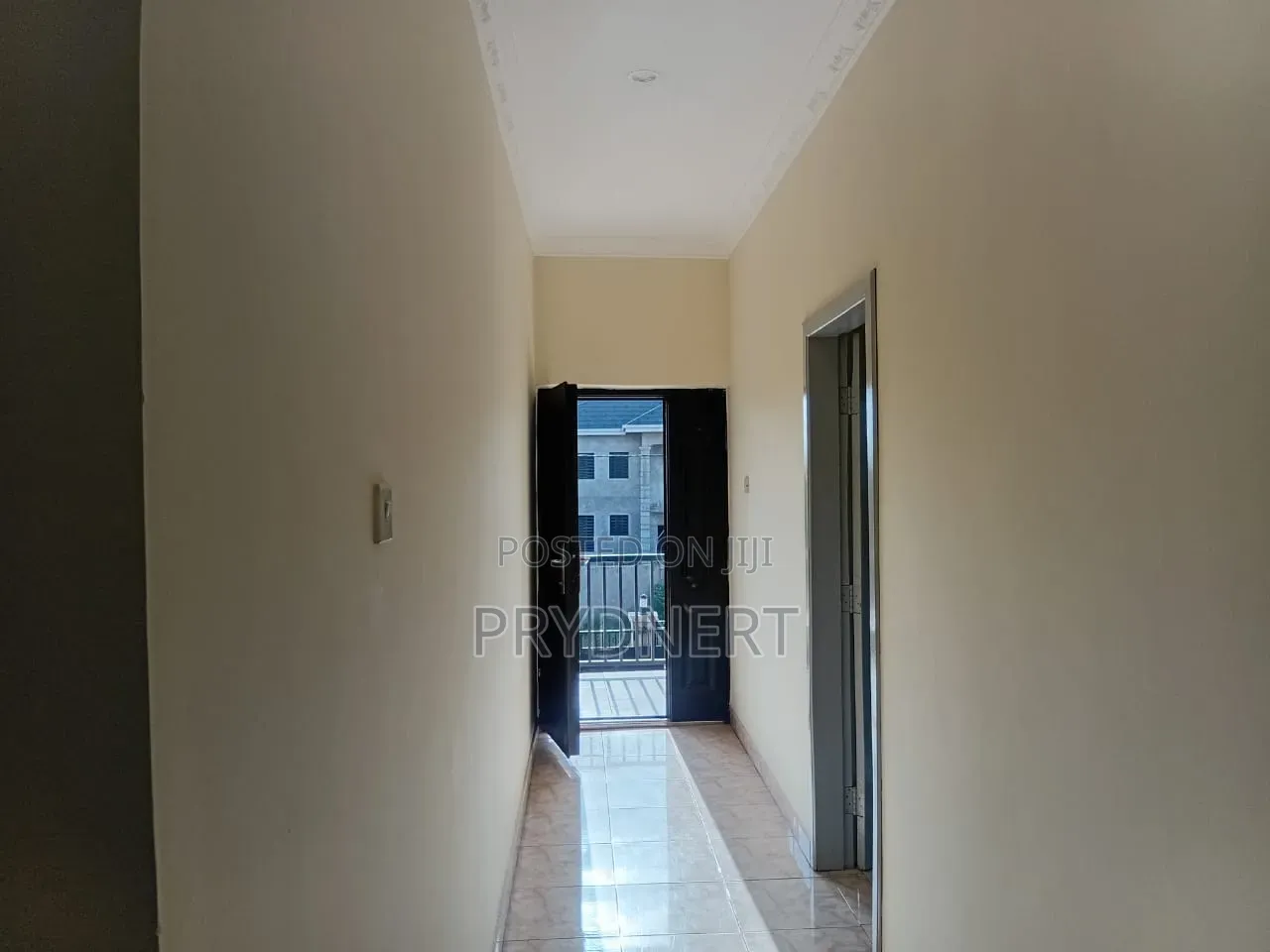 2bdrm Apartment in Savana, Community 25 for rent