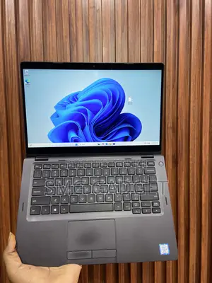 Laptop Dell Latitude 5300 2-in-1 8GB Intel Core i7 SSD 256GB