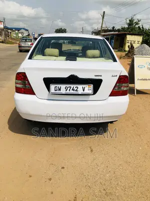Toyota Corolla 2005 White