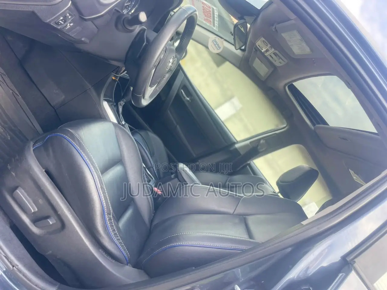 Toyota Corolla SE 4dr Sedan (1.8L 4cyl CVT) 2017 Gray