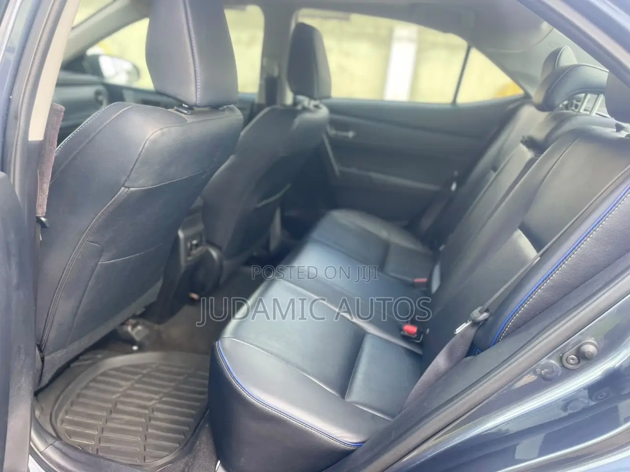 Toyota Corolla SE 4dr Sedan (1.8L 4cyl CVT) 2017 Gray