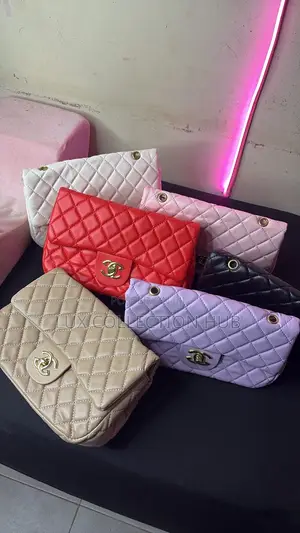 Quality Chain Bag Available for Sale