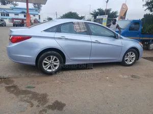 Hyundai Sonata GLS Sedan FWD (2.4L 4cyl 6A) 2012 Blue