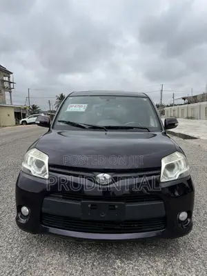 Toyota Sienta 2013 Black