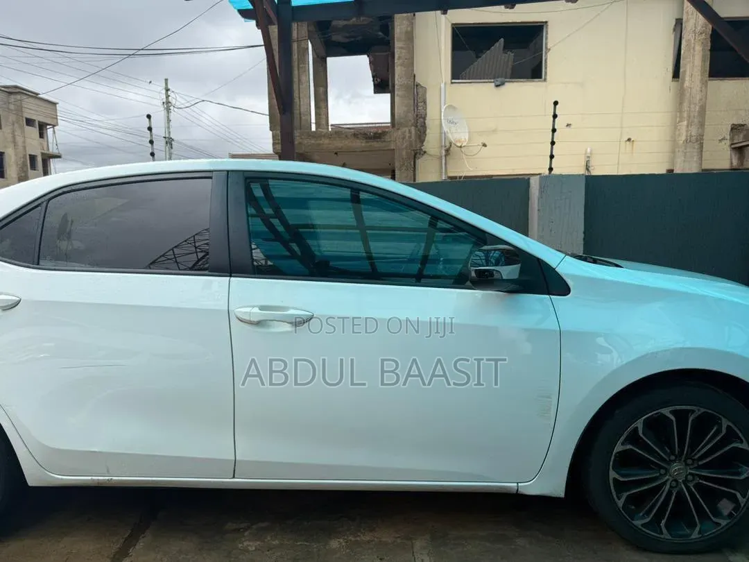 Toyota Corolla 2016 White