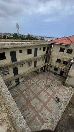 2bdrm Mansion in Spintex for sale
