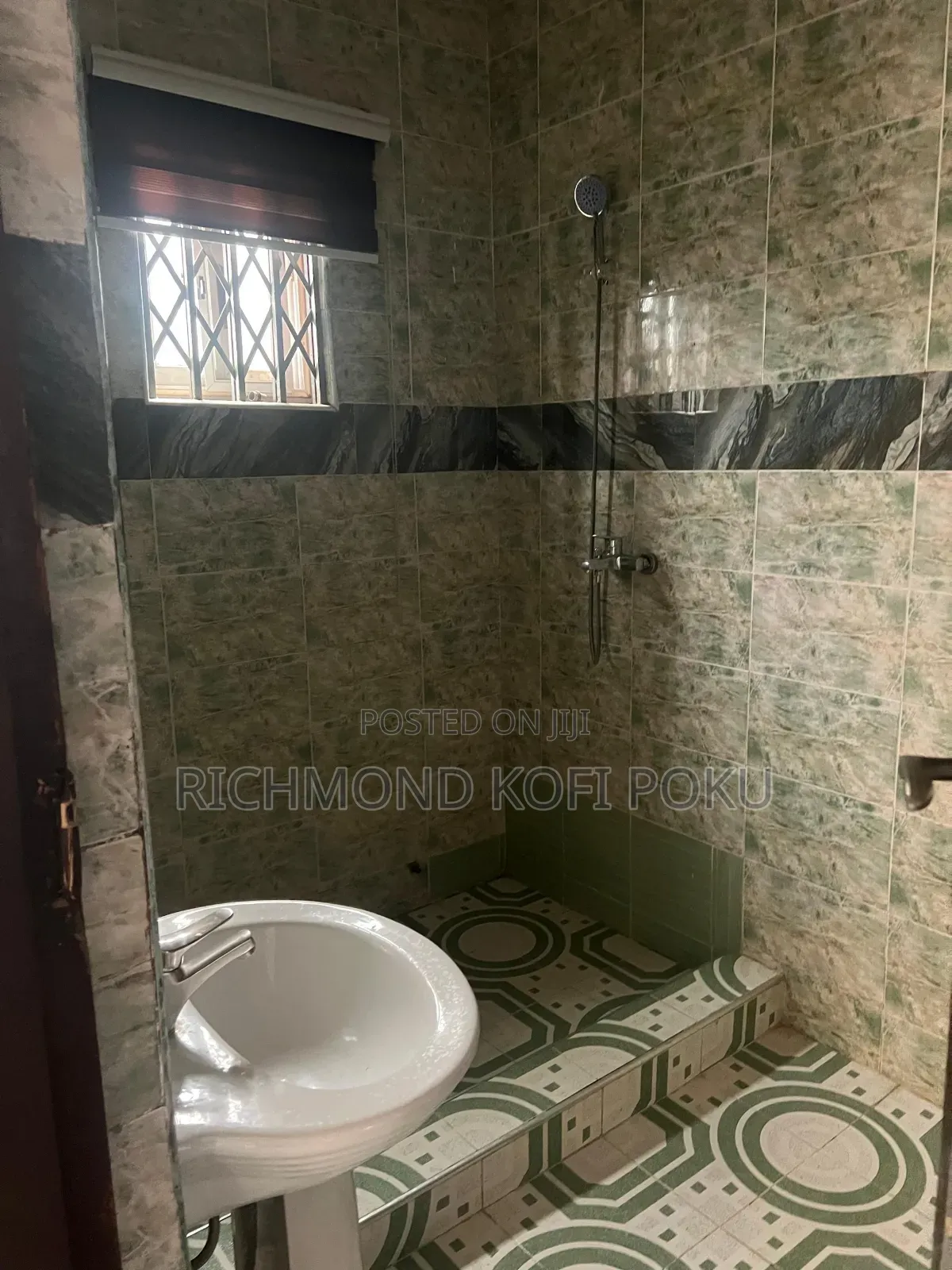 5bdrm House in Kofis Realty, Baatsona Total for rent