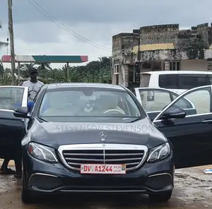 Mercedes-Benz E300 2017 Black
